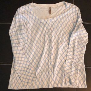 Sweet lightweight summer sweater.